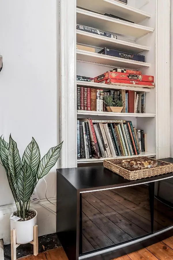 Apartment Central City Centre 2 Bedroom Flat - Close To Haymarket Train Station. Edinburgh