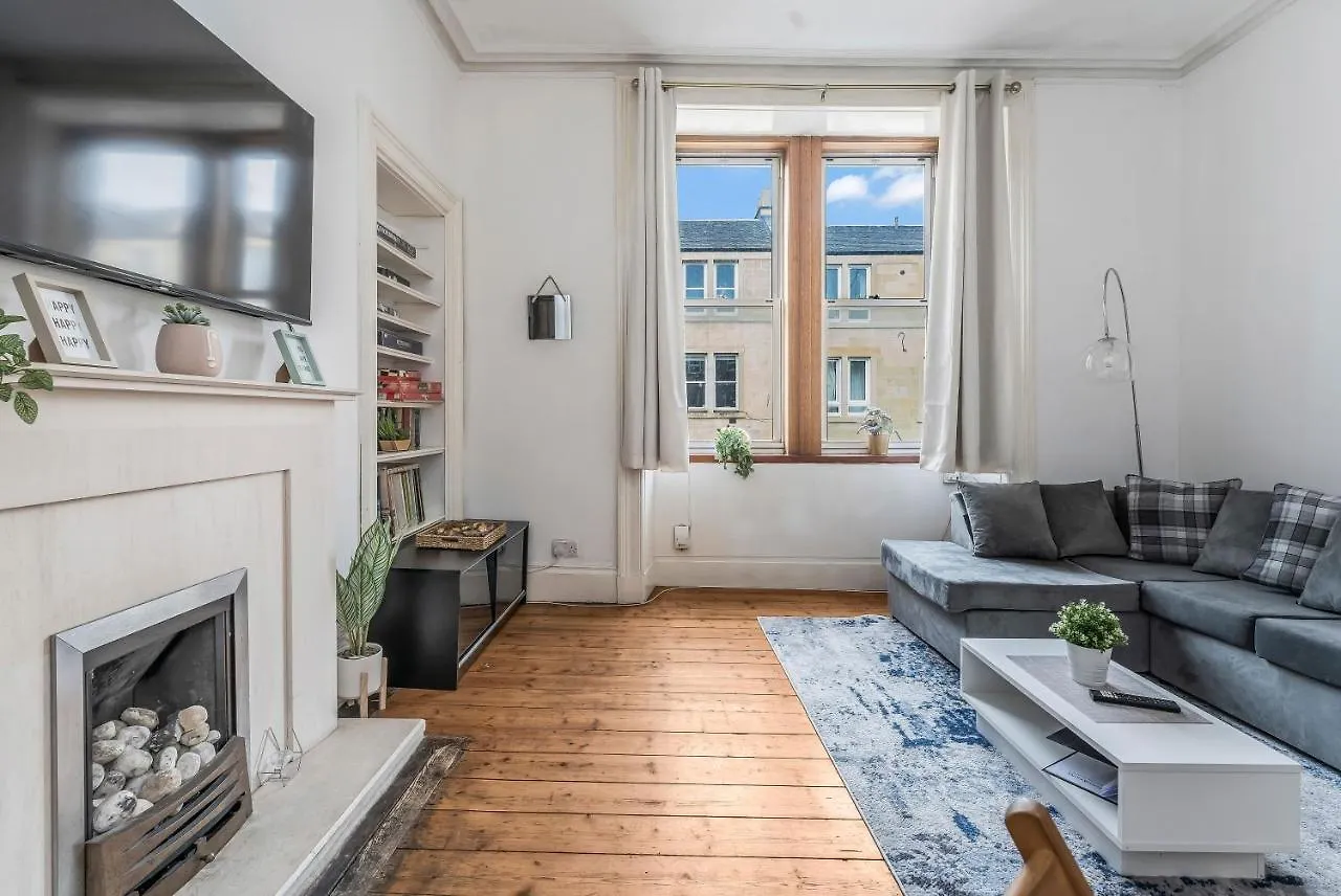 Apartment Central City Centre 2 Bedroom Flat - Close To Haymarket Train Station. Edinburgh