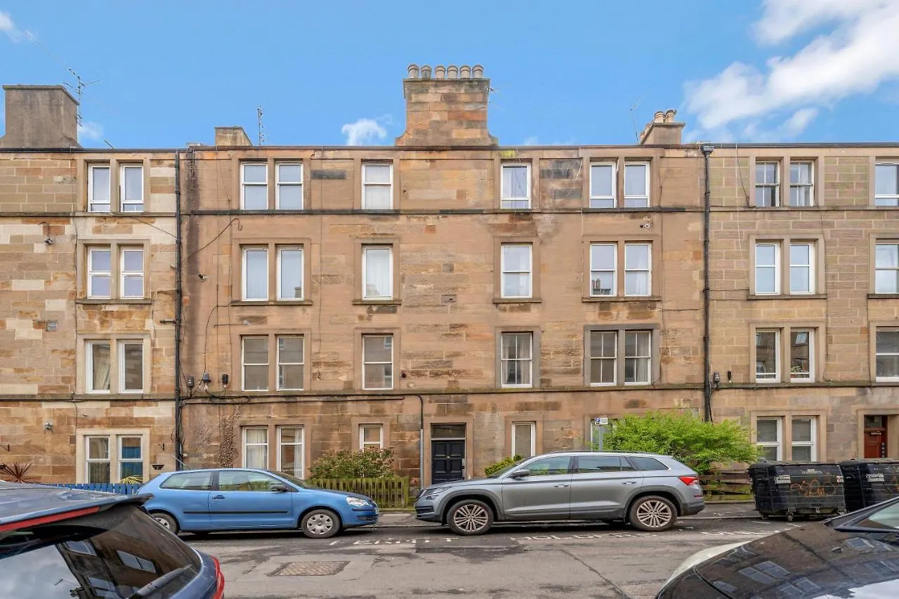 Central City Centre 2 Bedroom Flat - Close To Haymarket Train Station. Edinburgh 0*,
